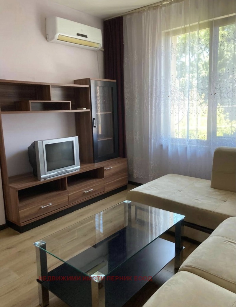Do wynajęcia  1 sypialnia Pernik , Centar , 70 mkw | 71797749 - obraz [3]