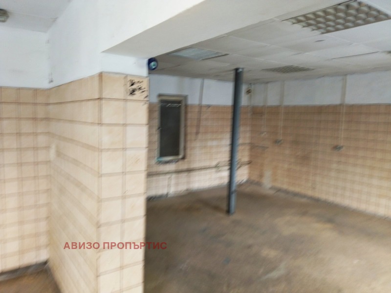 Издаје се  Складиште Софија , Военна рампа , 100 м2 | 39899326 - слика [3]