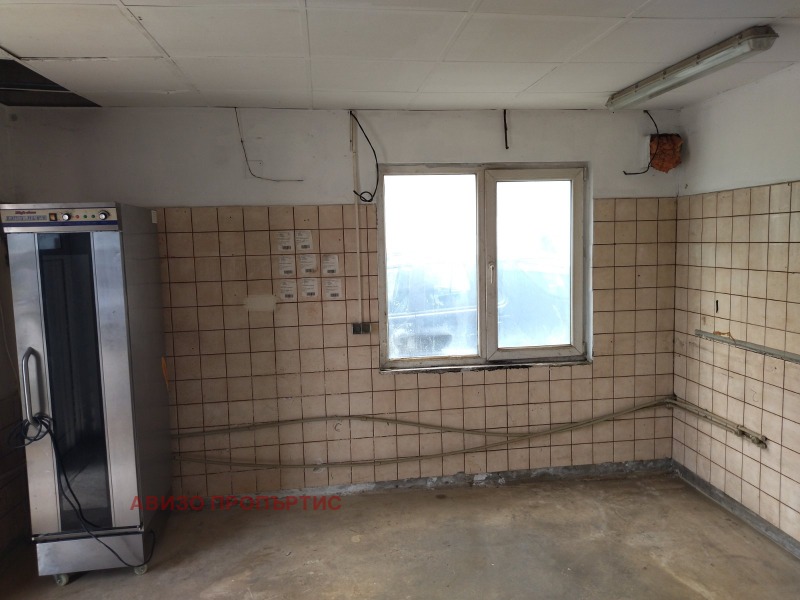 Издаје се  Складиште Софија , Военна рампа , 100 м2 | 39899326 - слика [10]