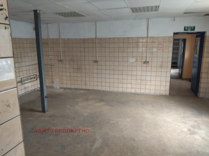 Издаје се  Складиште Софија , Военна рампа , 100 м2 | 39899326 - слика [11]