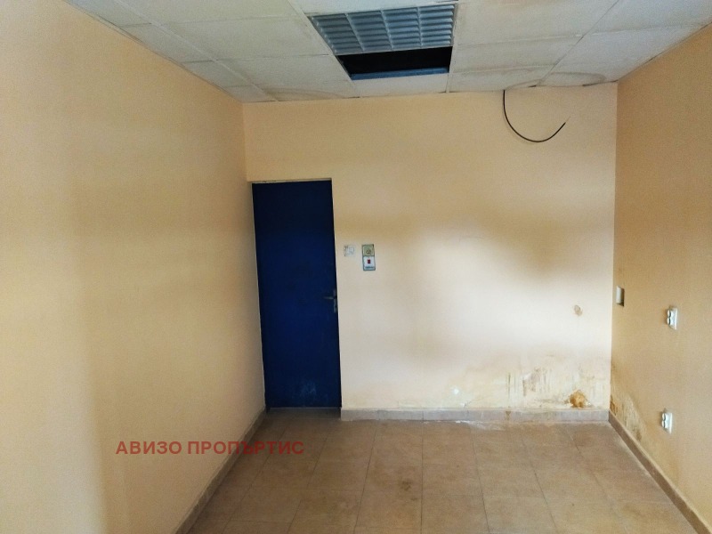Издаје се  Складиште Софија , Военна рампа , 100 м2 | 39899326 - слика [6]
