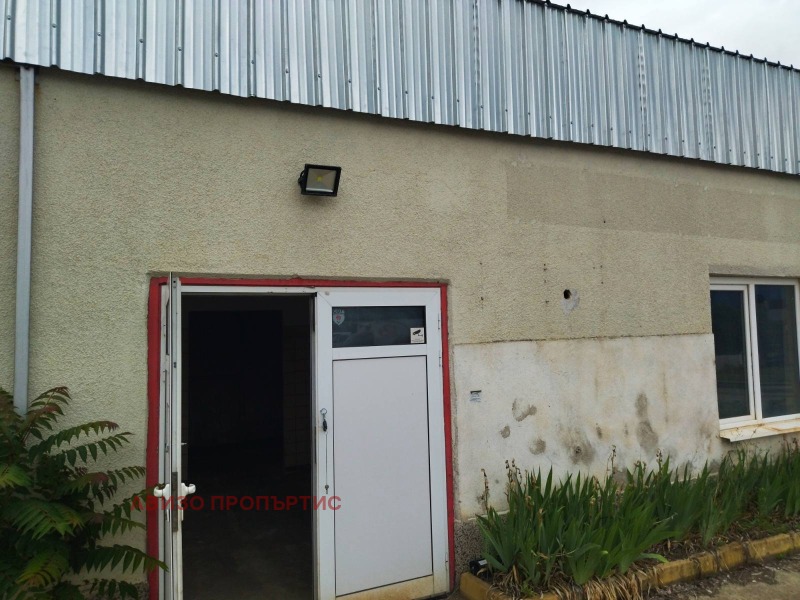 Издаје се  Складиште Софија , Военна рампа , 100 м2 | 39899326 - слика [2]