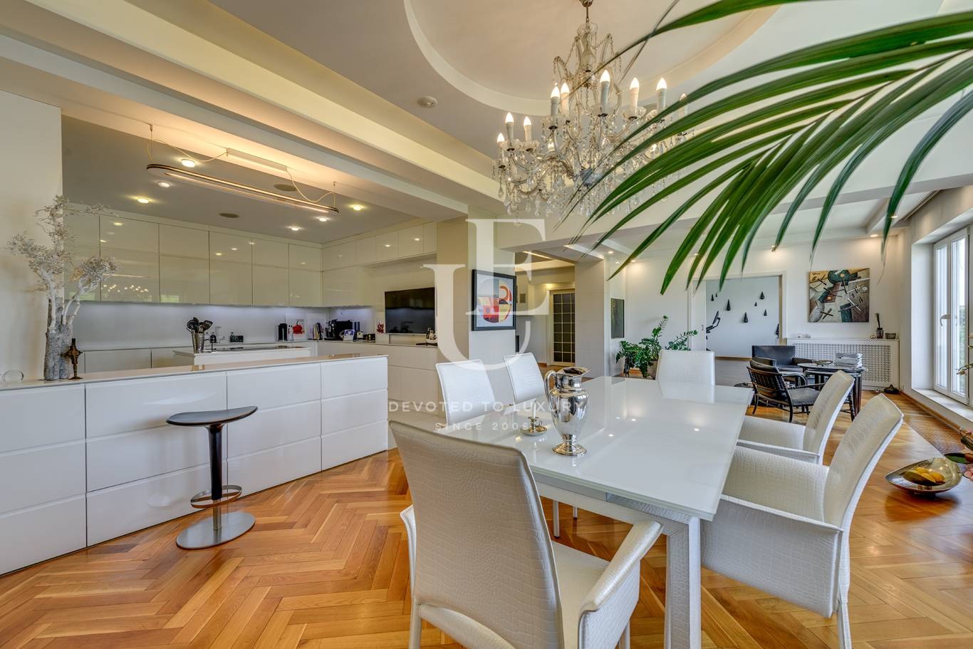 Дава под наем 4-СТАЕН, гр. София, Център, снимка 7 - Апартаменти - 53859708