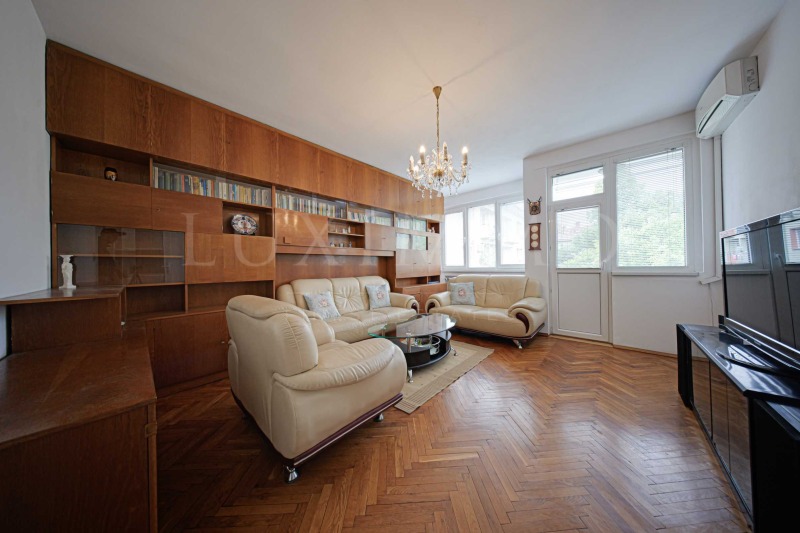 Vuokrattavana  2 makuuhuonetta Sofia , Javorov , 92 neliömetriä | 49568627 - kuva [2]