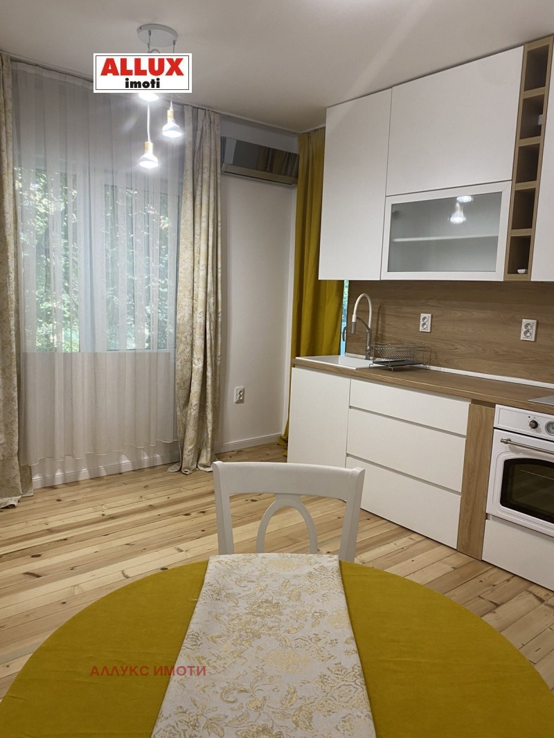 Дава под наем  2-стаен град Русе , Център , 70 кв.м | 66519480