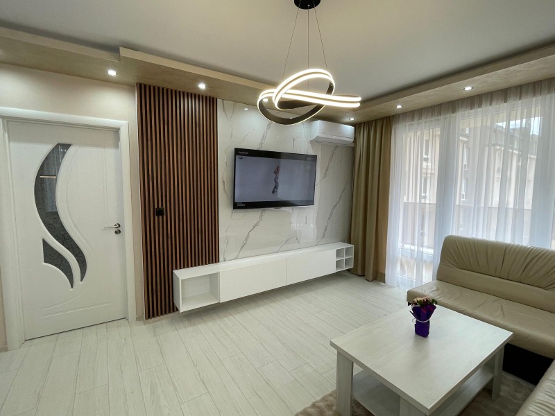 Da affittare  2 camere da letto Plovdiv , Hristo Smirnenski , 90 mq | 54275685