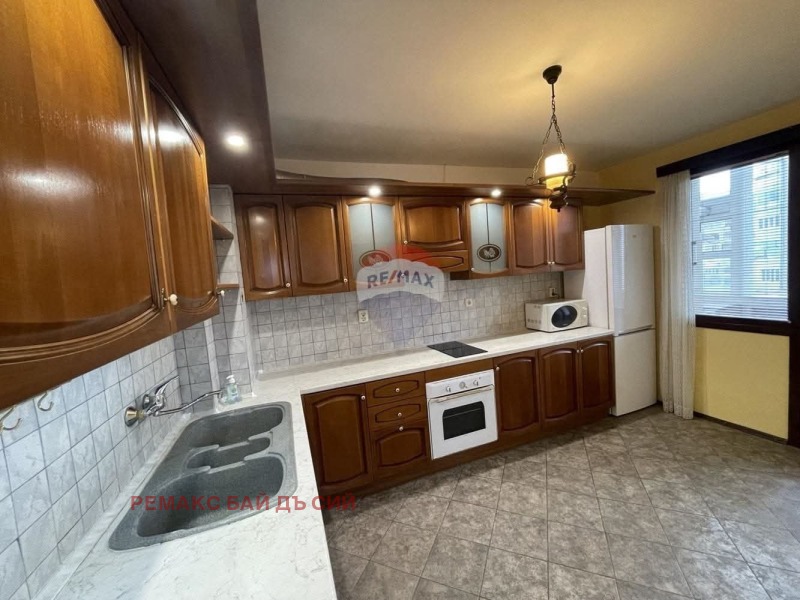 En renta  2 dormitorios Varna , Zavod Druzhba , 115 metros cuadrados | 40022367