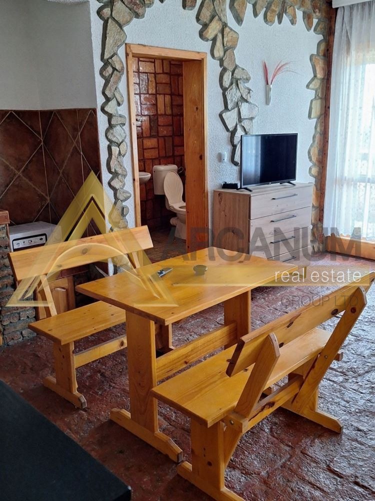 Дава под наем ЕТАЖ ОТ КЪЩА, гр. Варна, Галата, снимка 5 - Етаж от къща - 52376373