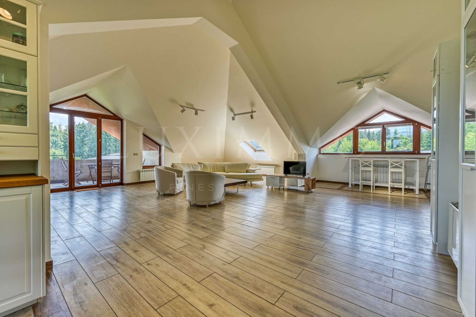 Дава под наем 3-СТАЕН, гр. София, м-т Камбаните, снимка 2 - Апартаменти - 54163948