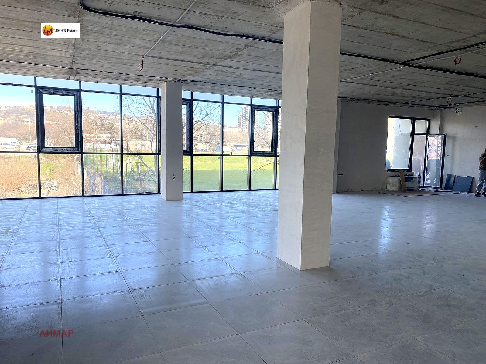 Дава под наем ОФИС, гр. Варна, Гранд Мол, снимка 2 - Офиси - 53627736