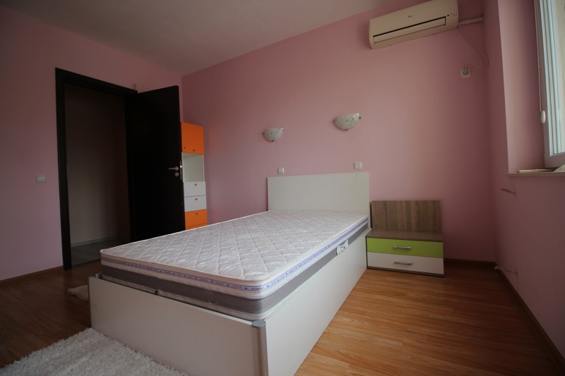 Издаје се  2 спаваће собе Бургас , Зорница , 118 м2 | 98229856 - слика [12]