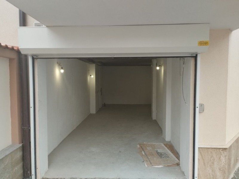 Дава под наем ГАРАЖ, ПАРКОМЯСТО, гр. София, Център, снимка 2 - Гаражи и паркоместа - 53267972