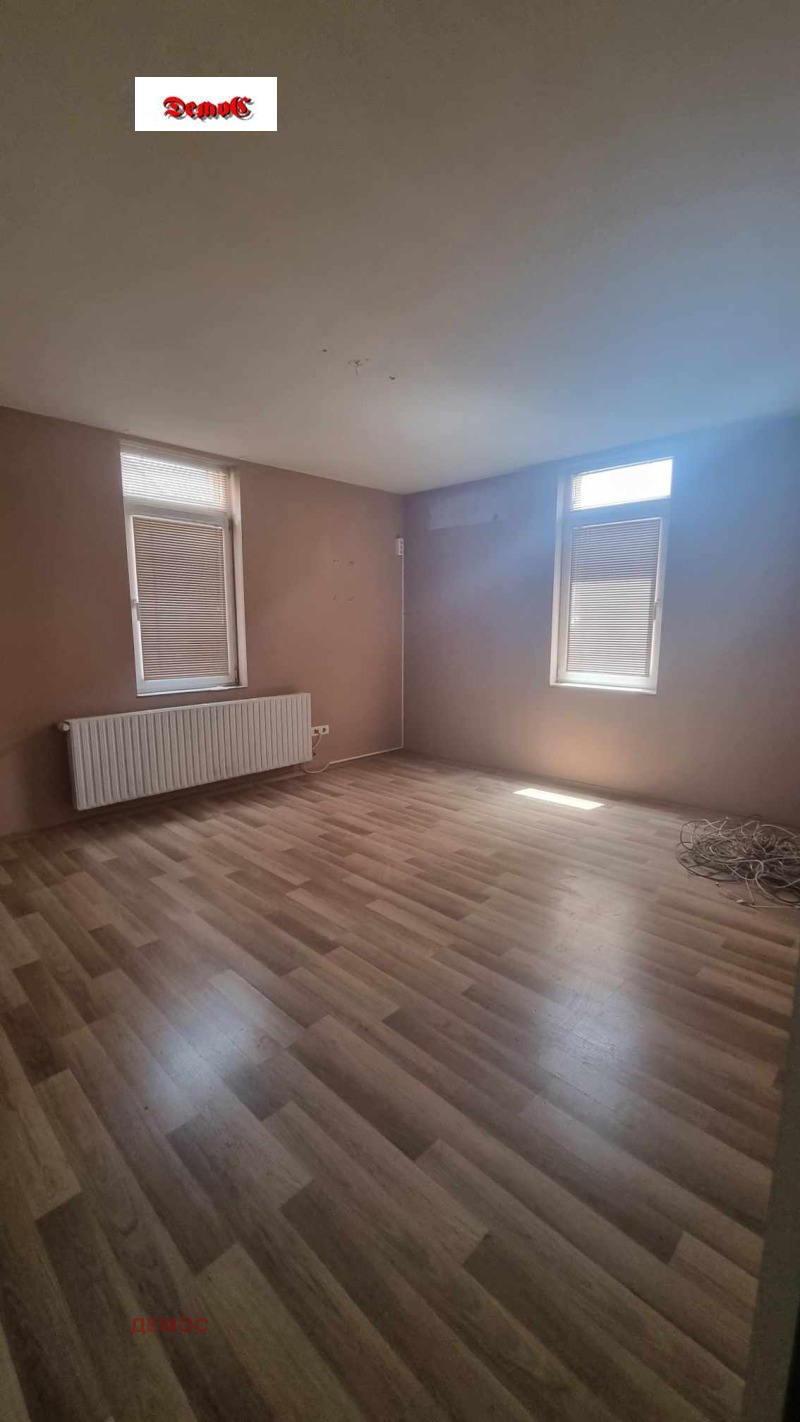 Te huur  Kantoor Sofia , Tsentar , 180 m² | 85023229