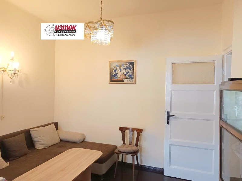 Zu vermieten  1 Schlafzimmer Sofia , Zentar , 58 qm | 88230064