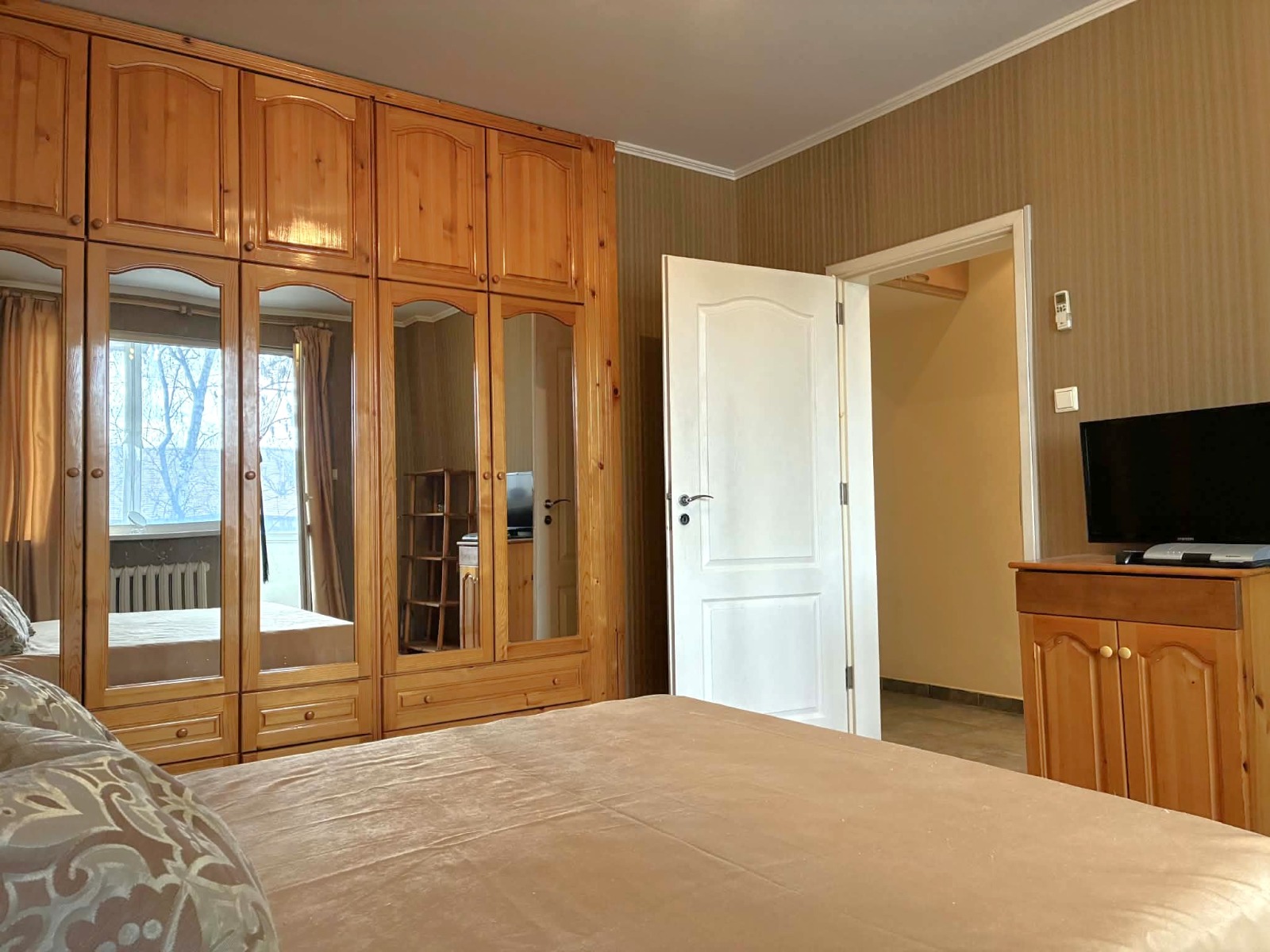 Дава под наем 2-СТАЕН, гр. София, Център, снимка 4 - Апартаменти - 53954657