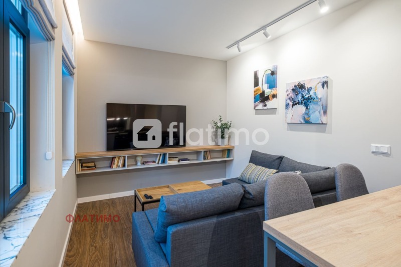 Дава под нем  2-стаен, град София, Център •  740 EUR • ID 45909132 — holmes.bg - [1] 
