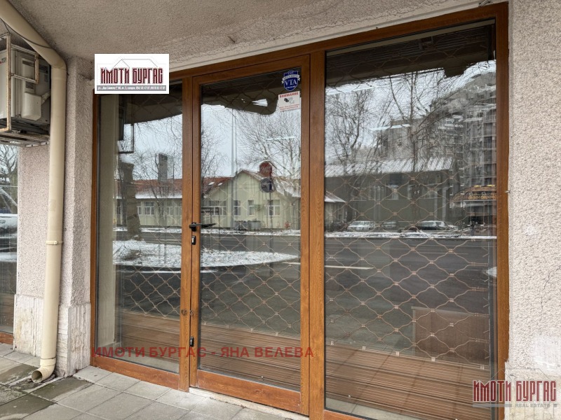 Дава под наем МАГАЗИН, гр. Бургас, Център, снимка 9 - Магазини - 53339417