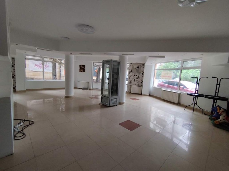 Дава под наем ЗАВЕДЕНИЕ, гр. София, Стрелбище