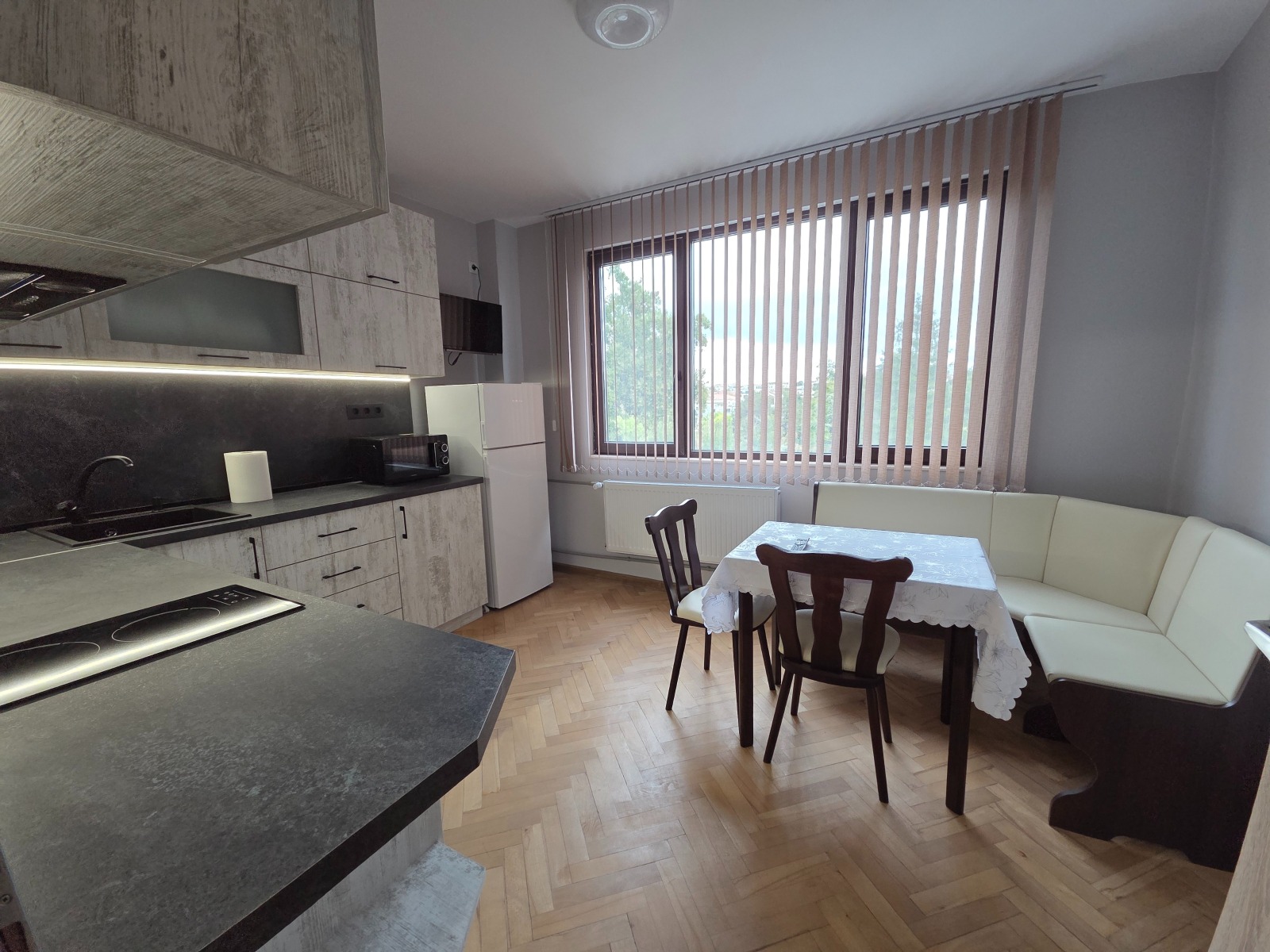 Дава под наем 2-СТАЕН, гр. Плевен, Идеален център, снимка 4 - Апартаменти - 53681069