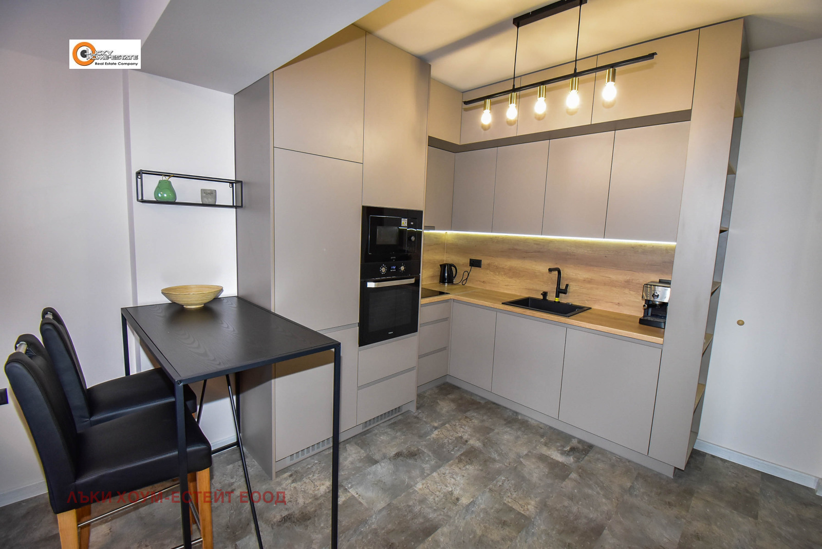 Дава под наем 3-СТАЕН, гр. София, Център, снимка 2 - Апартаменти - 54226479