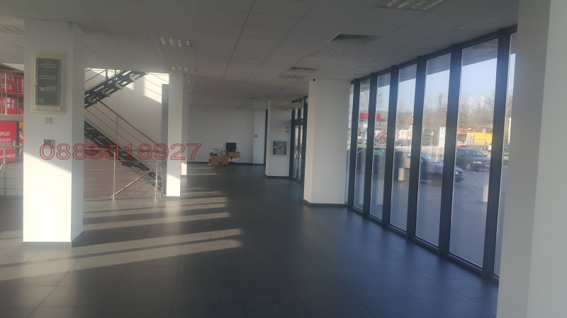 Дава под наем МАГАЗИН, гр. Варна, Западна промишлена зона, снимка 3 - Магазини - 53266334