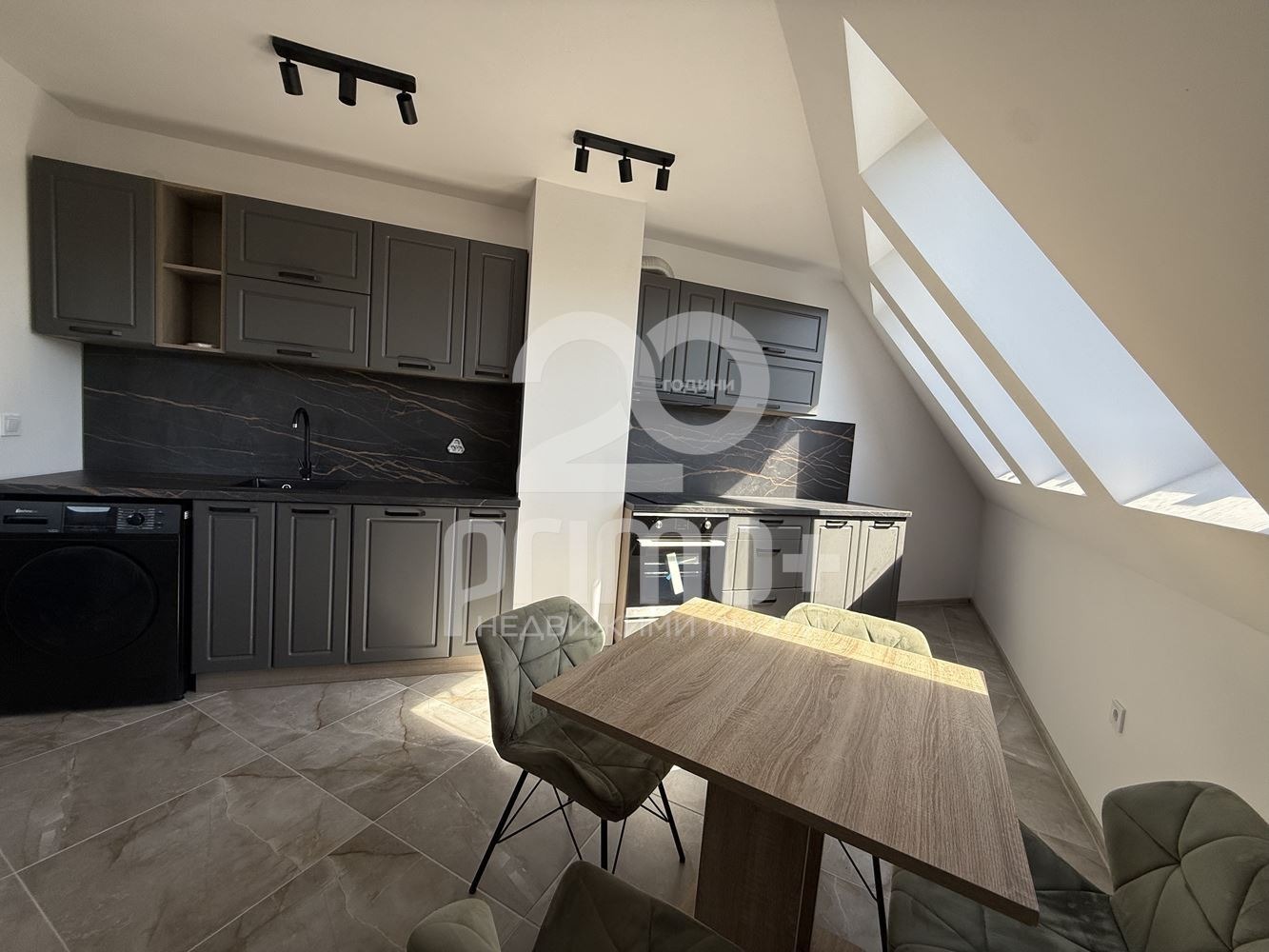 Дава под наем 2-СТАЕН, гр. Велико Търново, Център, снимка 3 - Апартаменти - 54338159