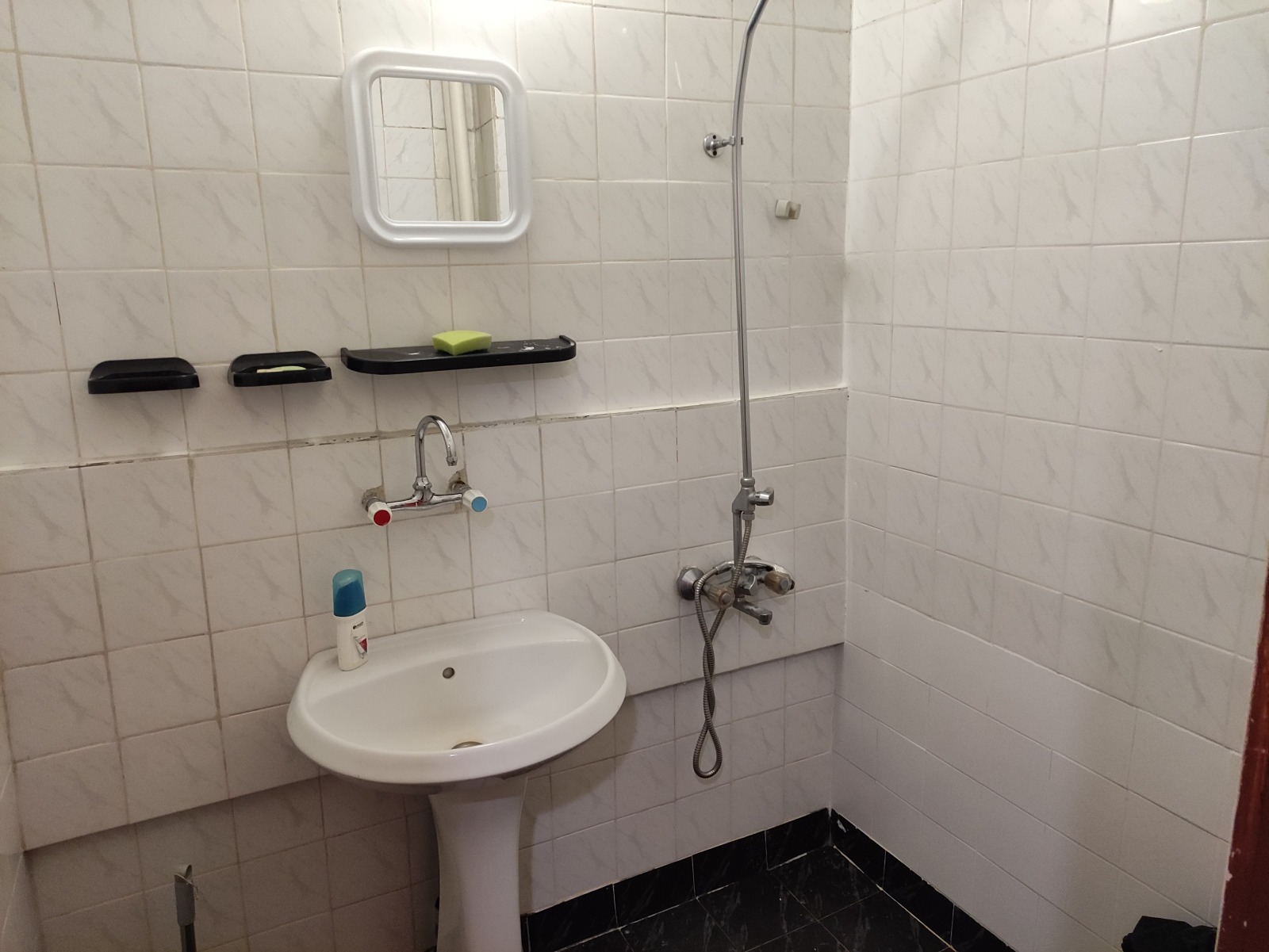 Дава под наем 2-СТАЕН, гр. София, Дружба 1, снимка 5 - Апартаменти - 54062193