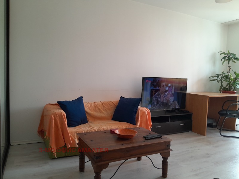 Kiadó  Stúdió Sofia , Ljulin 9 , 42 négyzetméter | 97034757 - kép [2]