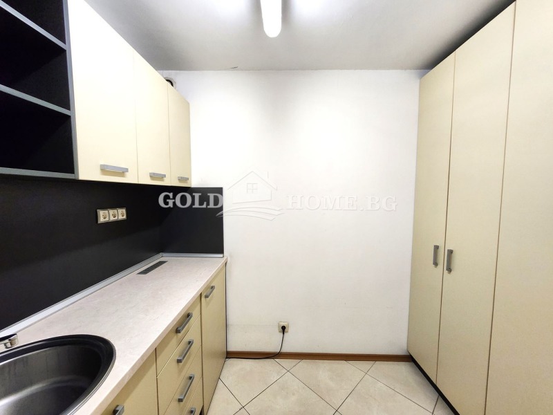 Дава под наем ОФИС, гр. Пловдив, Център, снимка 8 - Офиси - 53589114