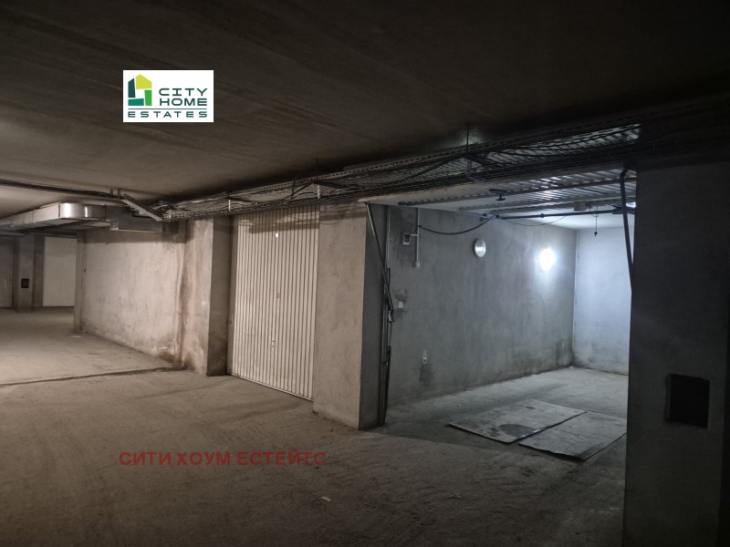 Дава под наем ГАРАЖ, ПАРКОМЯСТО, гр. София, Гоце Делчев, снимка 3 - Гаражи и паркоместа - 53124471