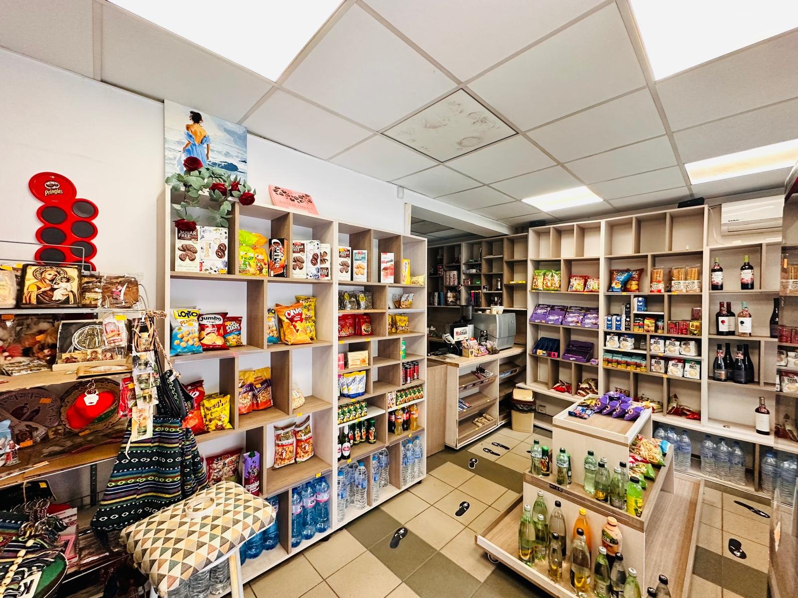 Дава под наем МАГАЗИН, гр. Банско, област Благоевград, снимка 4 - Магазини - 54216899