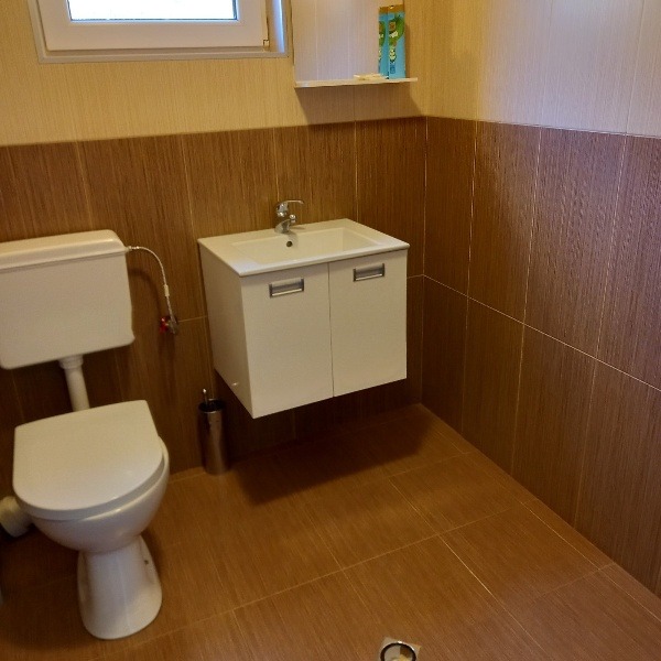 Дава под наем КЪЩА, с. Бачково, област Пловдив, снимка 3 - Къщи - 53760905