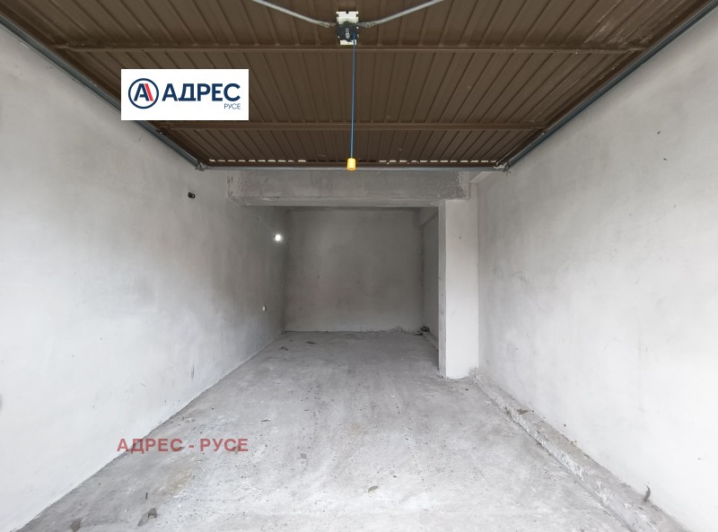 Дава под наем ГАРАЖ, ПАРКОМЯСТО, гр. Русе, Широк център, снимка 2 - Гаражи и паркоместа - 53327374