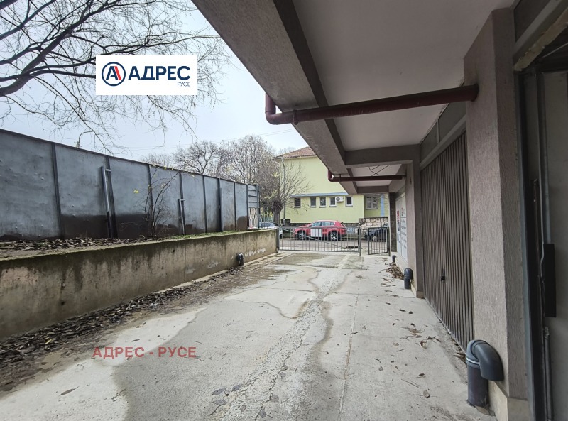 Дава под наем ГАРАЖ, ПАРКОМЯСТО, гр. Русе, Широк център, снимка 4 - Гаражи и паркоместа - 53327374