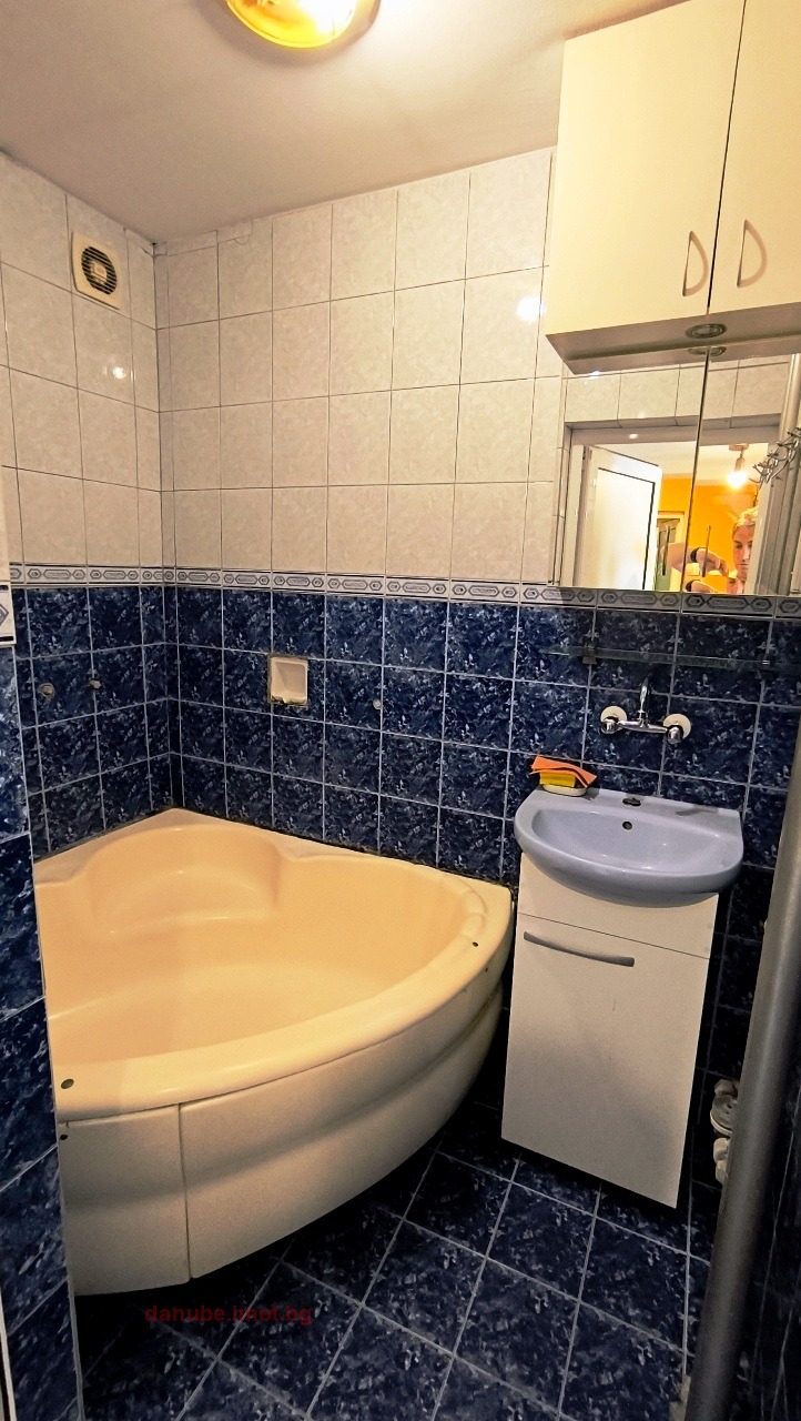 Дава под наем 4-СТАЕН, гр. Русе, Център, снимка 15 - Апартаменти - 53301355