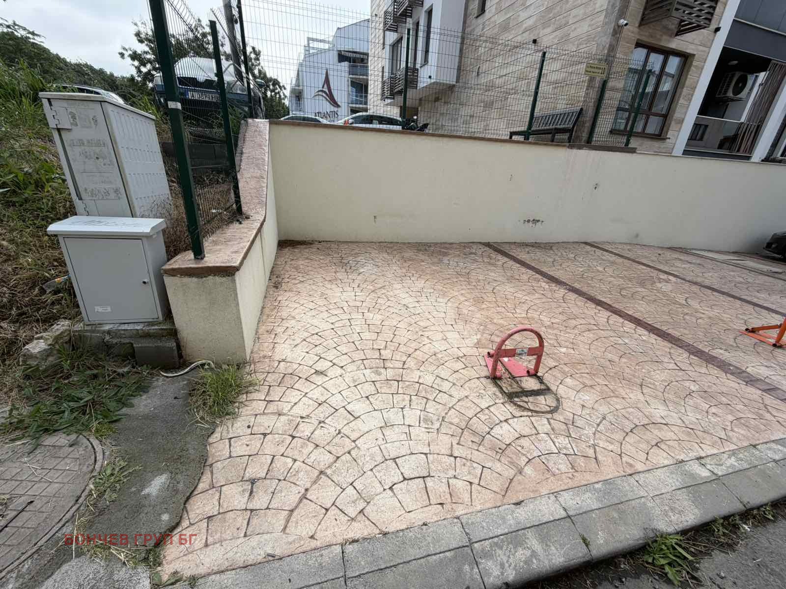 Дава под наем ГАРАЖ, ПАРКОМЯСТО, гр. Бургас, Сарафово