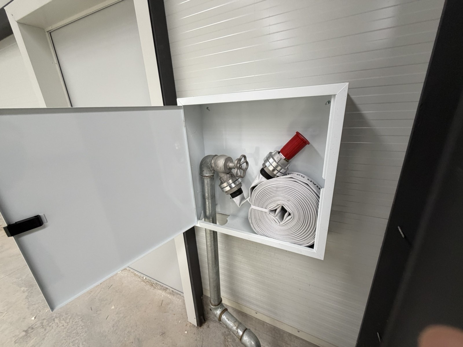 Дава под наем СКЛАД, гр. Пловдив, Индустриална зона - Север, снимка 4 - Складове - 53991224