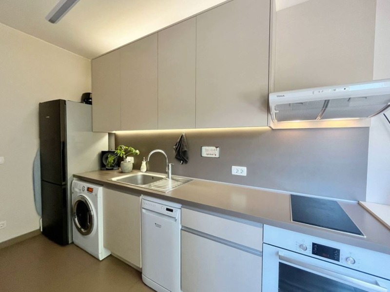 Издаје се  1 спаваћа соба Софија , Центар , 76 м2 | 31565636 - слика [5]