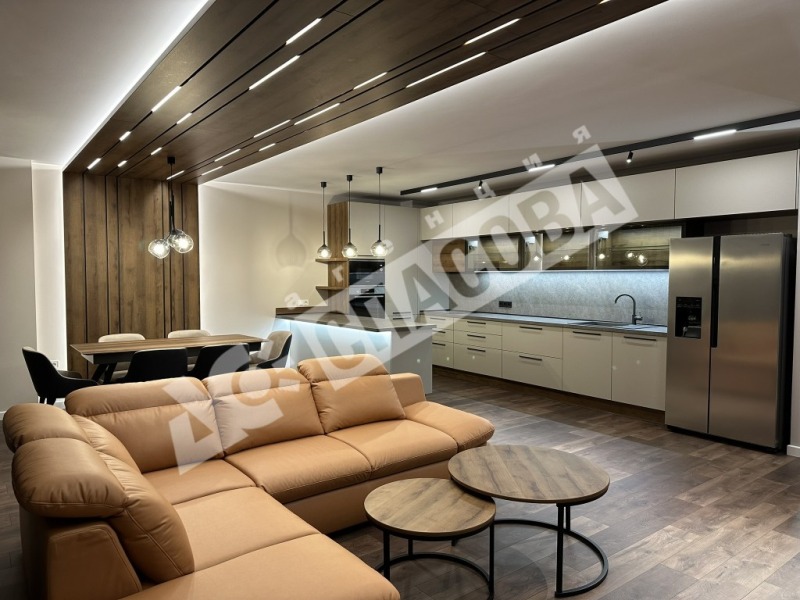 Дава под нем  Многостаен, град Варна, Център • 1 500 EUR • ID 22513493 — holmes.bg - [1] 