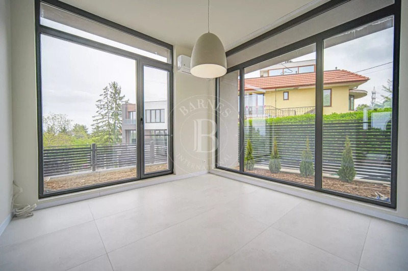 Издаје се  Кућа Софија , Малинова долина , 300 м2 | 20962742 - слика [5]