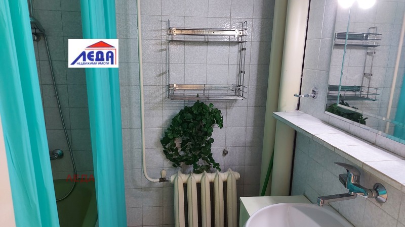 Дава под наем КЪЩА, гр. Плевен, Идеален център, снимка 12 - Къщи - 53327941