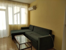 1 quarto Hristo Smirnenski, Plovdiv