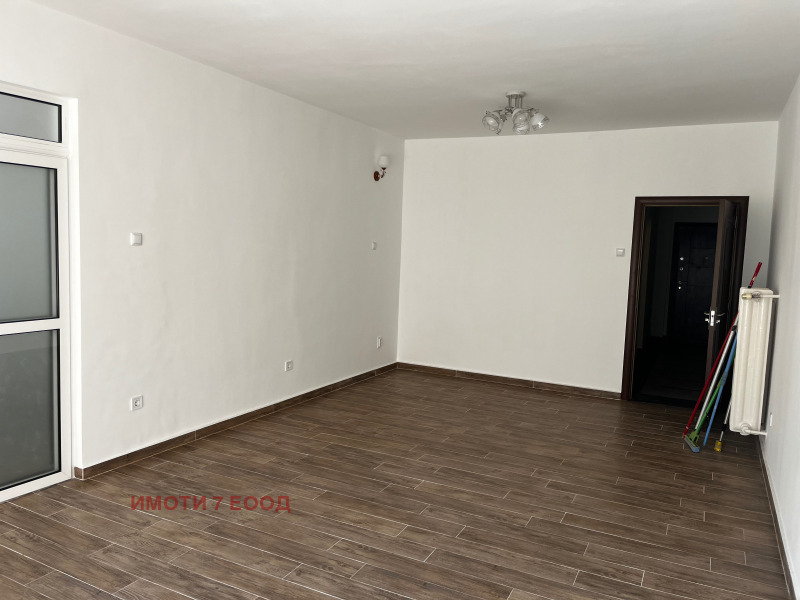 Zu vermieten  2 Schlafzimmer Sofia , Zentar , 106 qm | 13401185 - Bild [2]