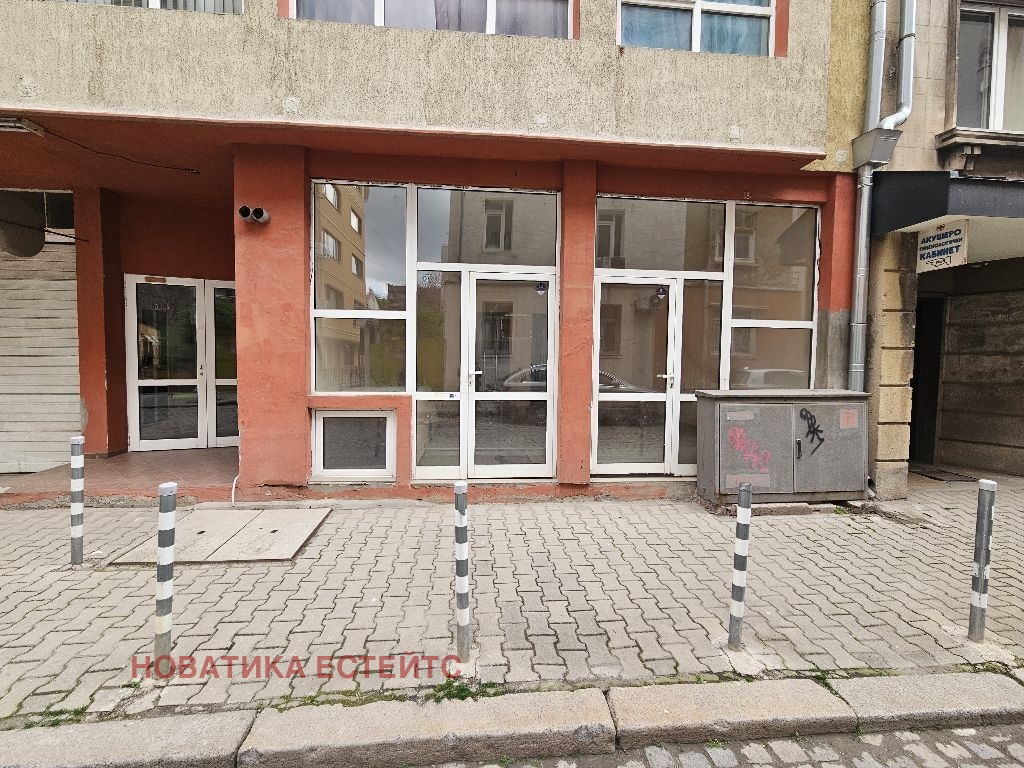 Дава под наем МАГАЗИН, гр. София, Център