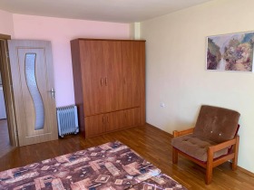 2 slaapkamers Vazrazjdane, Burgas 2