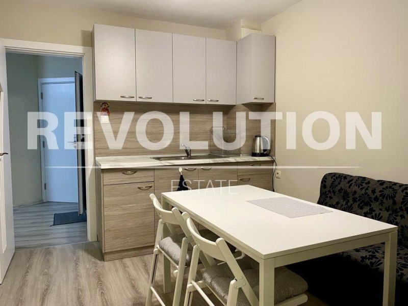 Дава под нем  2-стаен, град Варна, Център •  400 EUR • ID 59307155 — holmes.bg - [1] 