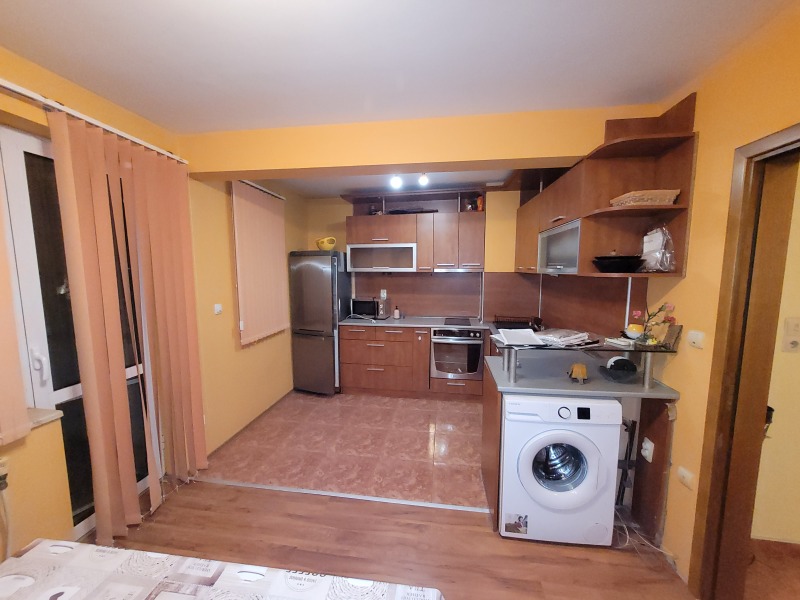 Издаје се  1 спаваћа соба Плевен , Широк центар , 62 м2 | 46802382 - слика [2]