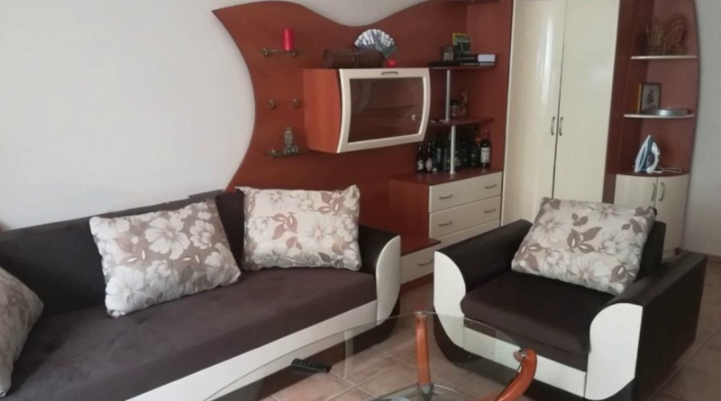 Дава под нем  3-стаен, град София, Оборище •  749 EUR • ID 16897693 — holmes.bg - [1] 