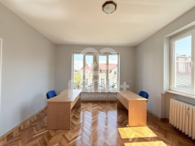 Birou Țentâr, Sofia