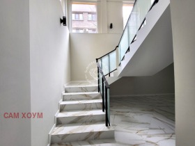 Kontor Centar, Varna 5